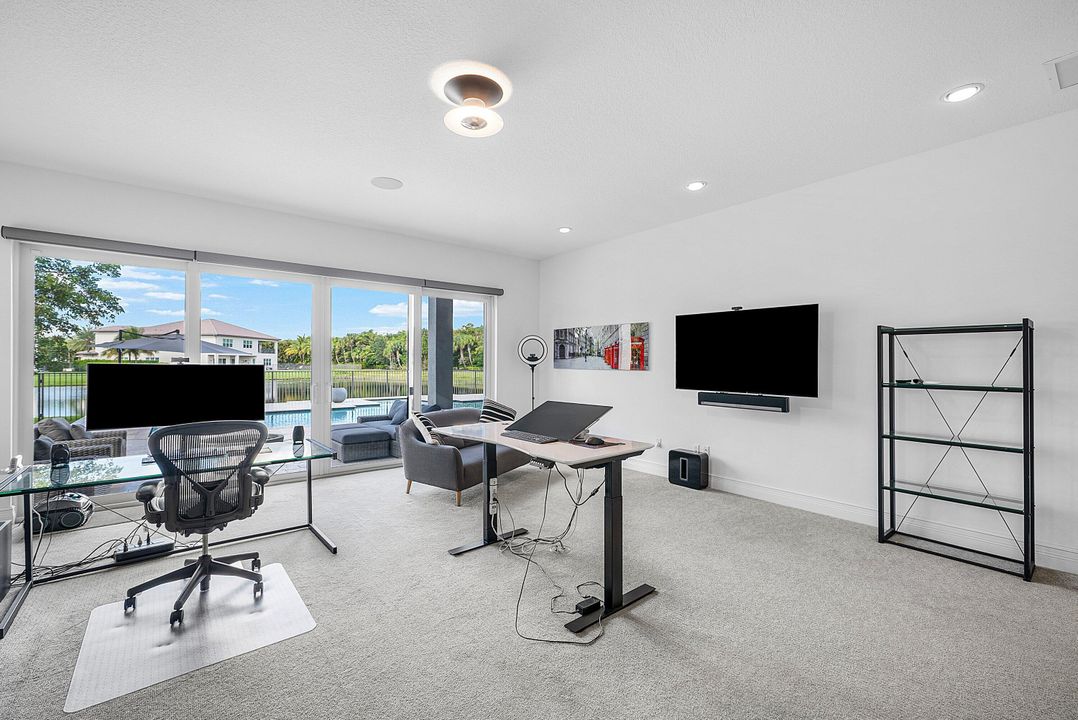 В аренду: $17,000 (5 спален, 5 ванн, 5757 Квадратных фут)