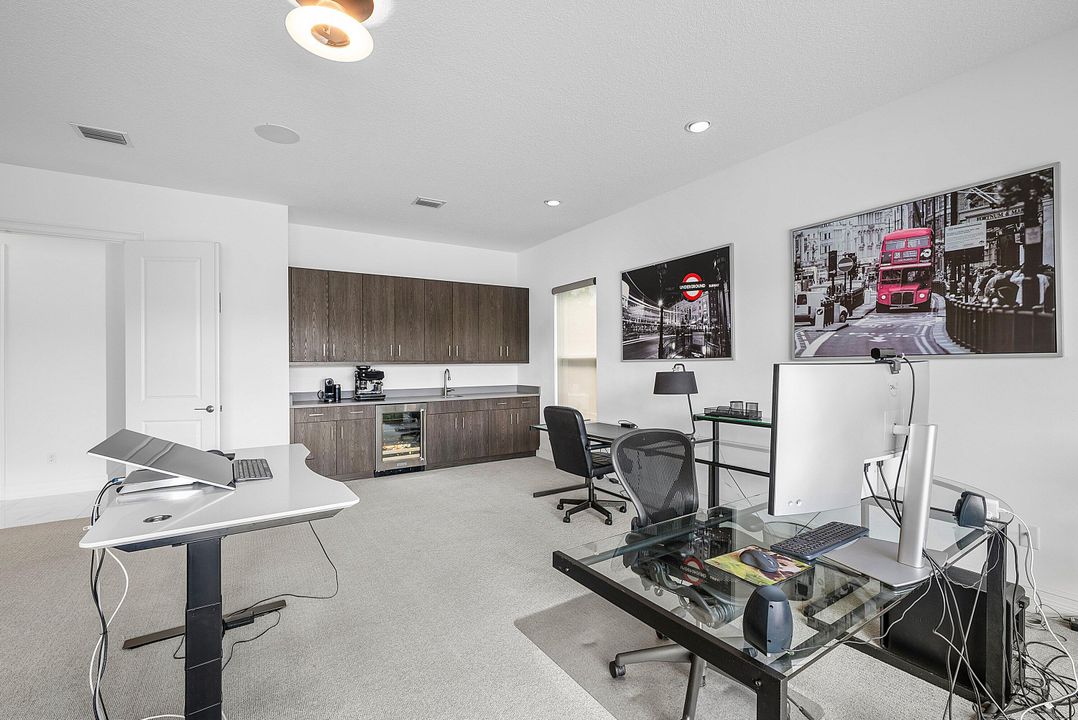 В аренду: $17,000 (5 спален, 5 ванн, 5757 Квадратных фут)