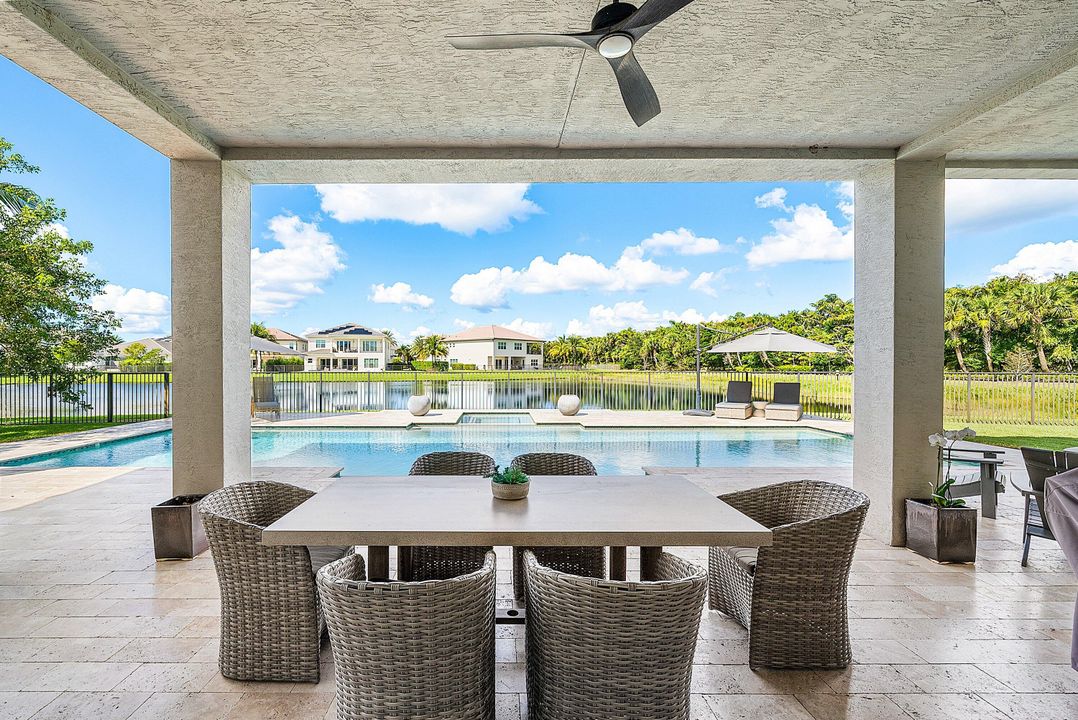 В аренду: $17,000 (5 спален, 5 ванн, 5757 Квадратных фут)