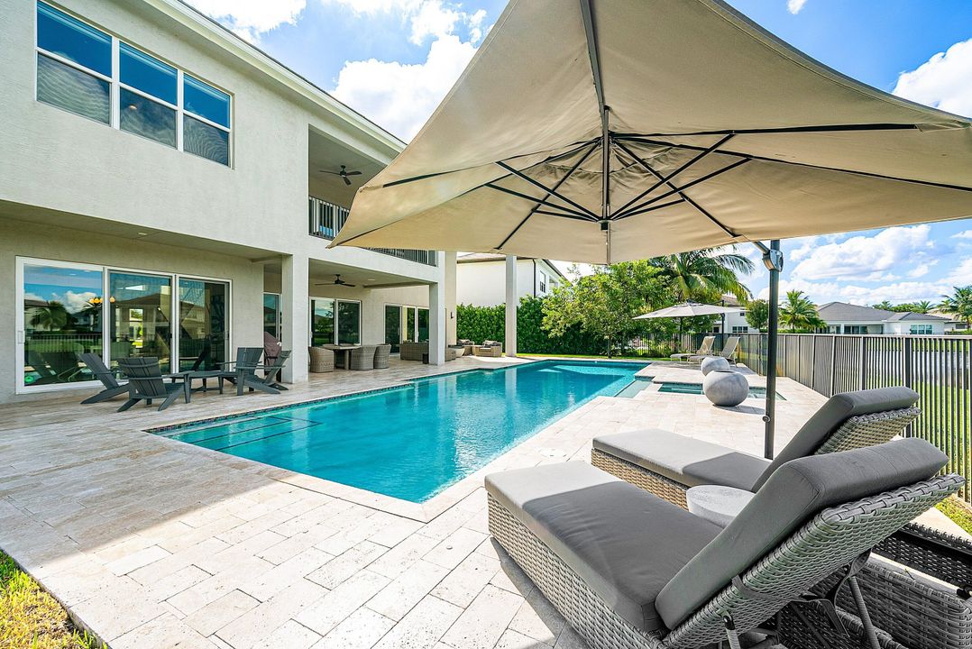 В аренду: $17,000 (5 спален, 5 ванн, 5757 Квадратных фут)