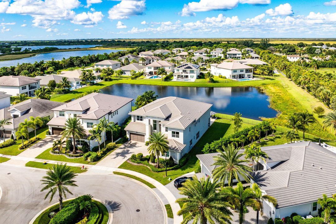 В аренду: $17,000 (5 спален, 5 ванн, 5757 Квадратных фут)