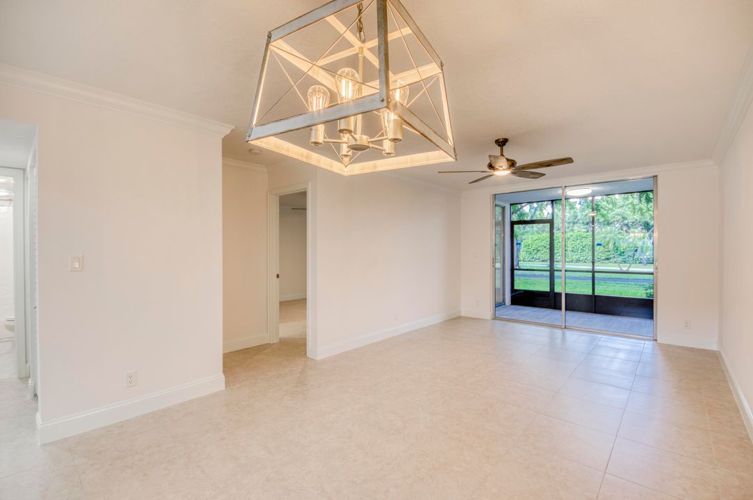 For Sale: $249,990 (2 beds, 2 baths, 990 Square Feet)