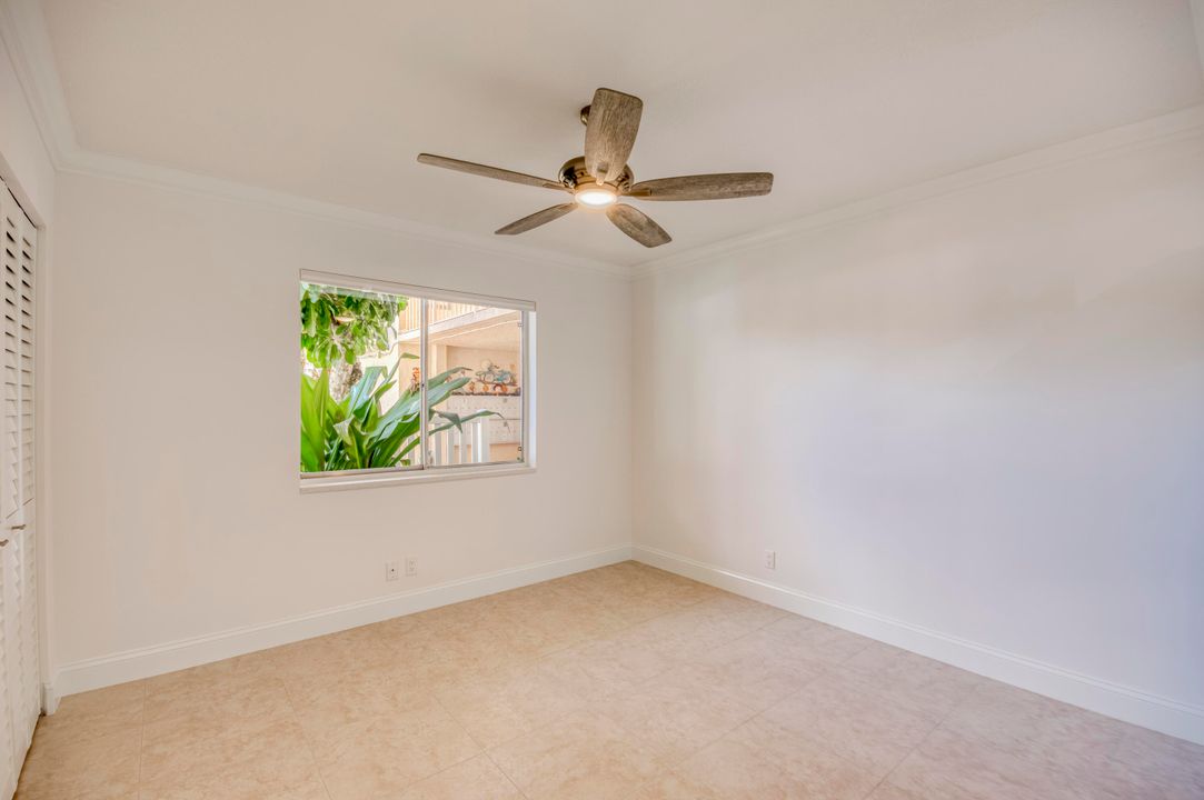 For Sale: $249,990 (2 beds, 2 baths, 990 Square Feet)
