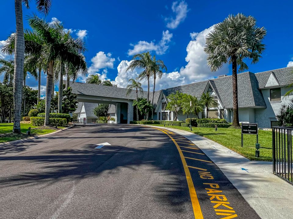 For Sale: $249,990 (2 beds, 2 baths, 990 Square Feet)