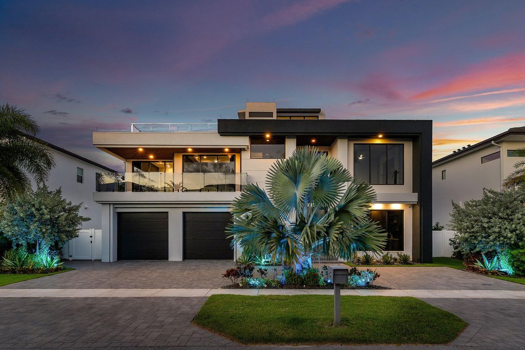 For Sale: $6,895,000 (6 beds, 6 baths, 4916 Square Feet)