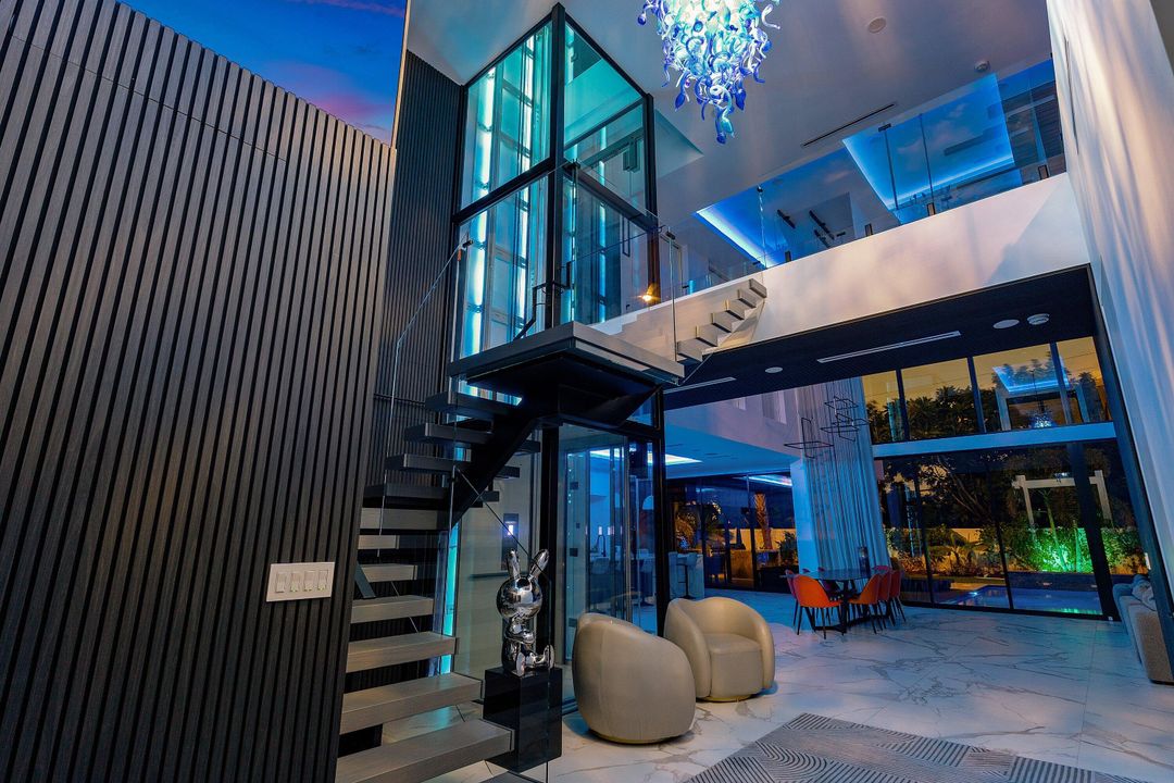 For Sale: $6,895,000 (6 beds, 6 baths, 4916 Square Feet)