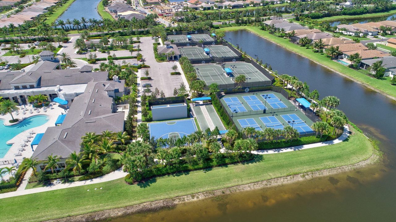 For Sale: $1,500,000 (3 beds, 3 baths, 2685 Square Feet)