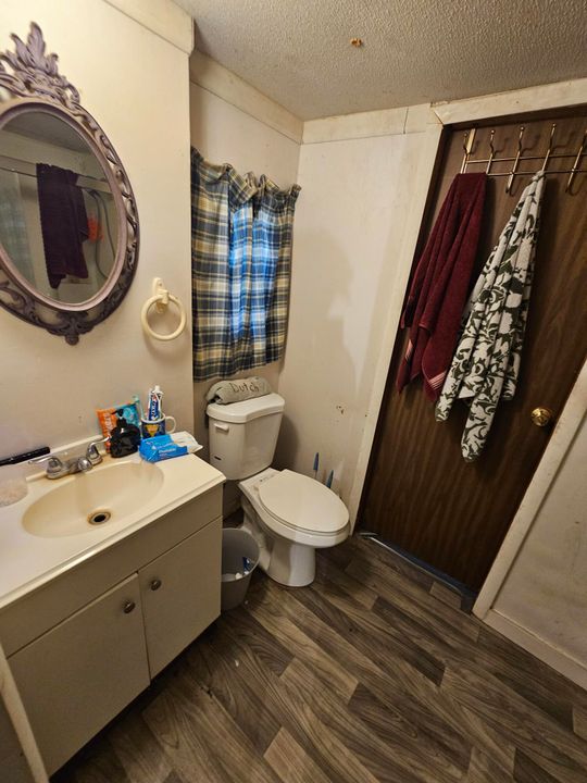 Active With Contract: $164,000 (4 beds, 2 baths, 1248 Square Feet)