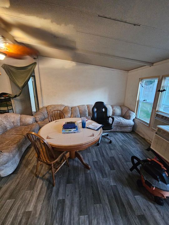 Active With Contract: $164,000 (4 beds, 2 baths, 1248 Square Feet)