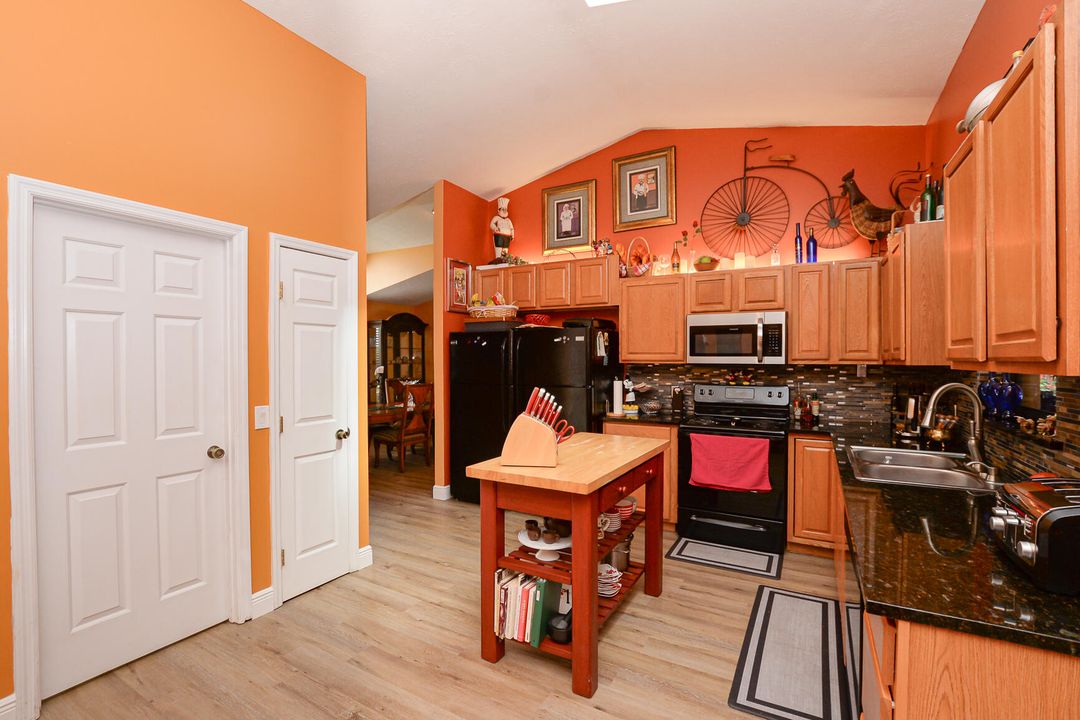 For Sale: $625,000 (4 beds, 2 baths, 2506 Square Feet)