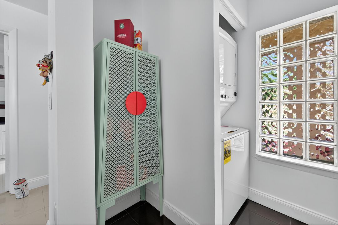 Под контрактом: $1,895 (2 спален, 2 ванн, 906 Квадратных фут)