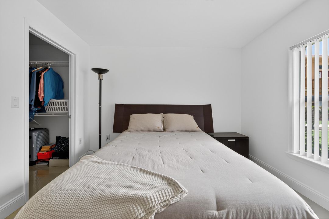 Под контрактом: $1,895 (2 спален, 2 ванн, 906 Квадратных фут)