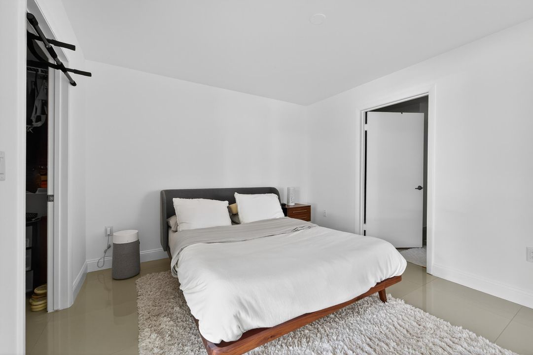 Под контрактом: $1,895 (2 спален, 2 ванн, 906 Квадратных фут)