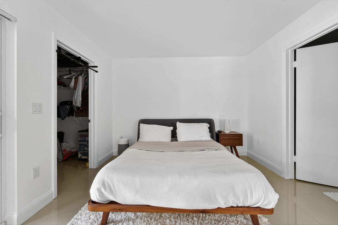 Под контрактом: $1,895 (2 спален, 2 ванн, 906 Квадратных фут)