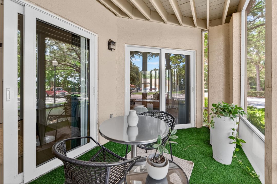 Под контрактом: $1,895 (2 спален, 2 ванн, 906 Квадратных фут)