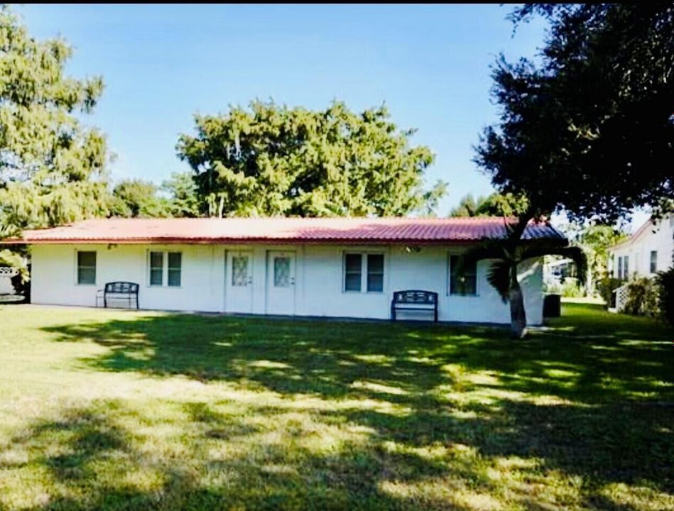 For Rent: $1,300 (2 beds, 2 baths, 1400 Square Feet)