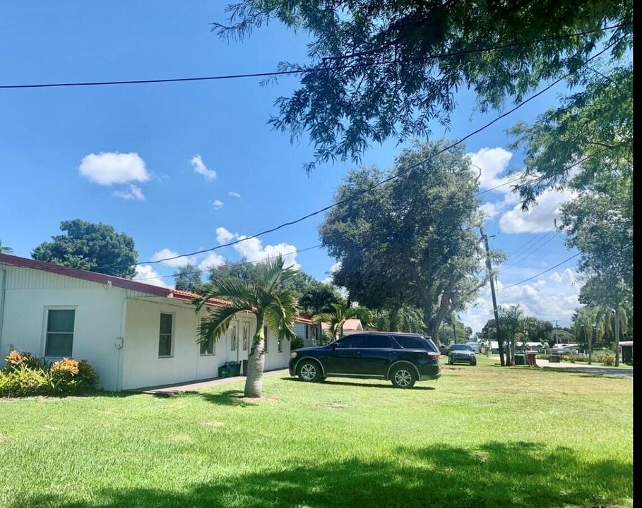 For Rent: $1,300 (2 beds, 2 baths, 1400 Square Feet)