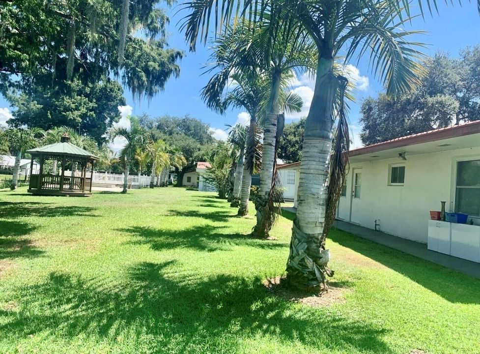 For Rent: $1,300 (2 beds, 2 baths, 1400 Square Feet)