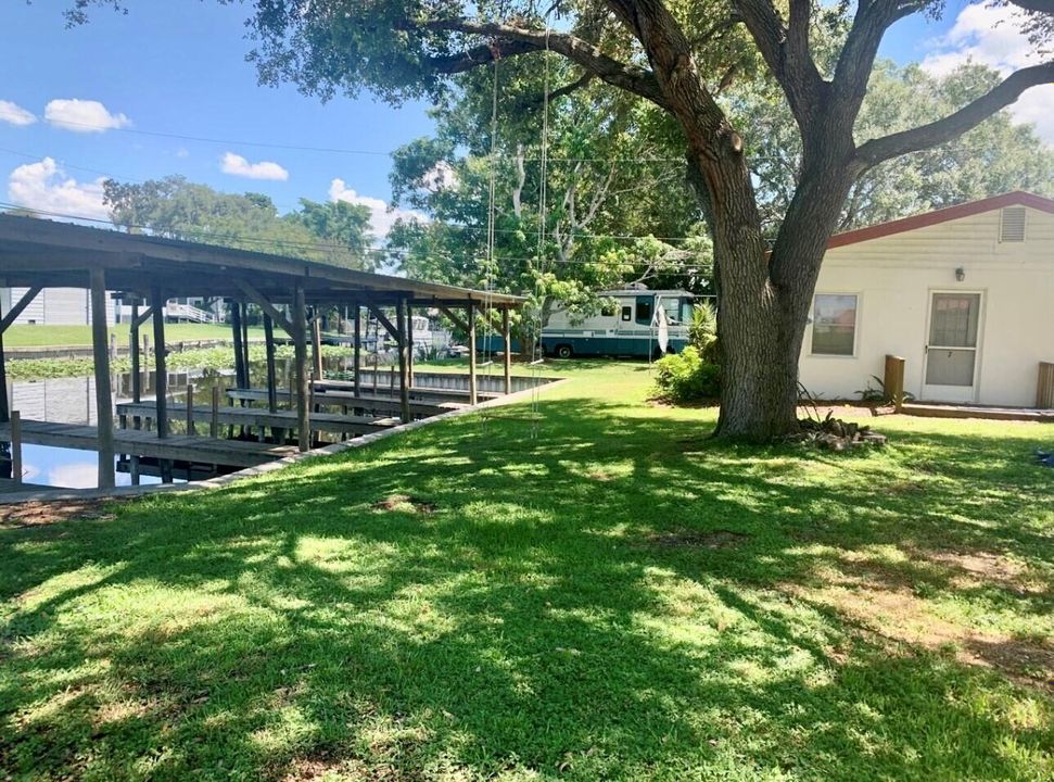 For Rent: $1,300 (2 beds, 2 baths, 1400 Square Feet)