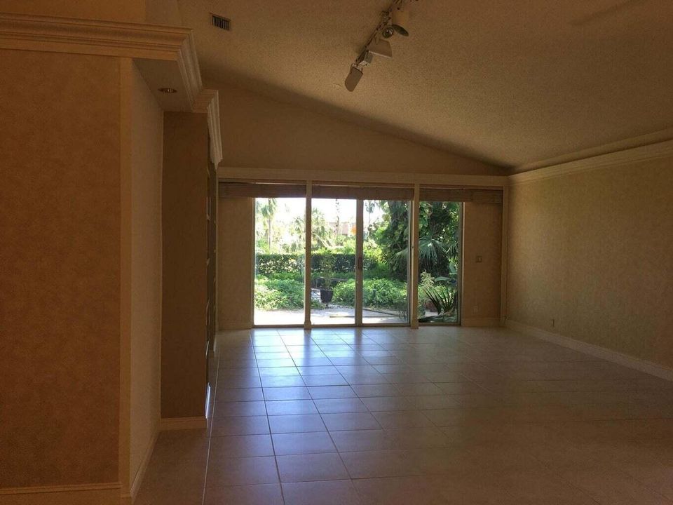 For Rent: $5,000 (2 beds, 2 baths, 1741 Square Feet)