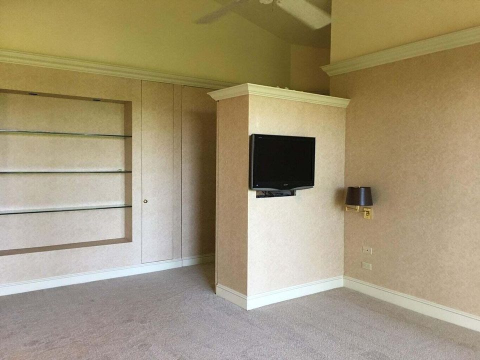 For Rent: $5,000 (2 beds, 2 baths, 1741 Square Feet)