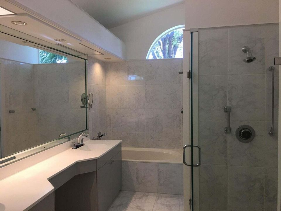 For Rent: $5,000 (2 beds, 2 baths, 1741 Square Feet)