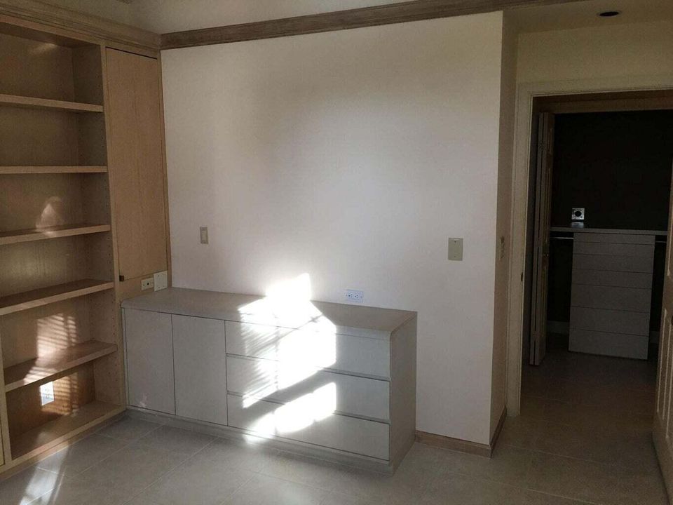 For Rent: $5,000 (2 beds, 2 baths, 1741 Square Feet)