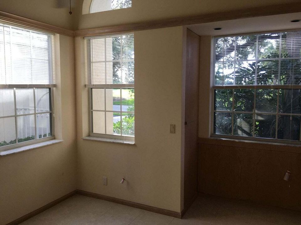 For Rent: $5,000 (2 beds, 2 baths, 1741 Square Feet)