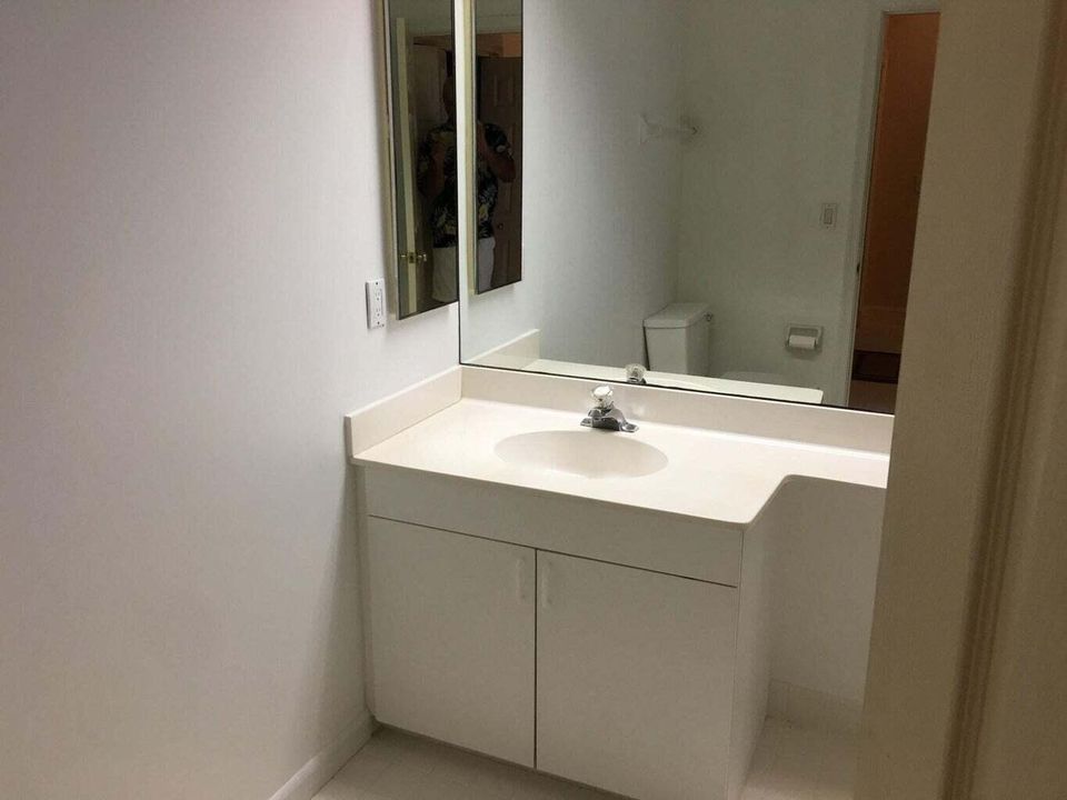 For Rent: $5,000 (2 beds, 2 baths, 1741 Square Feet)