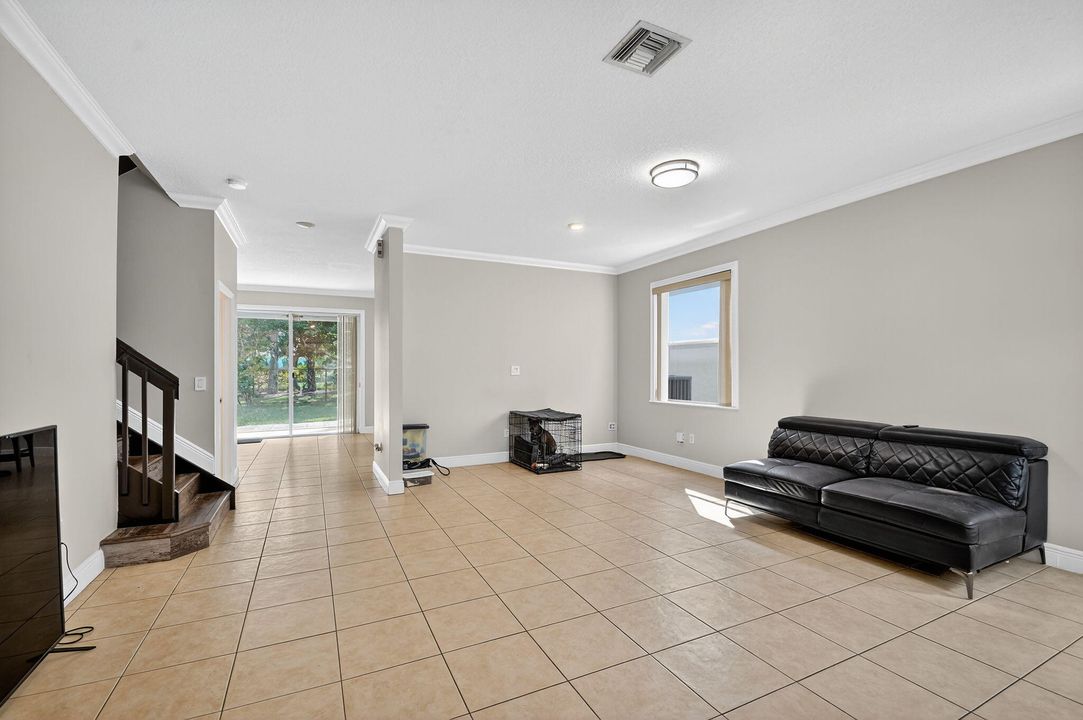 For Sale: $570,000 (4 beds, 2 baths, 2565 Square Feet)