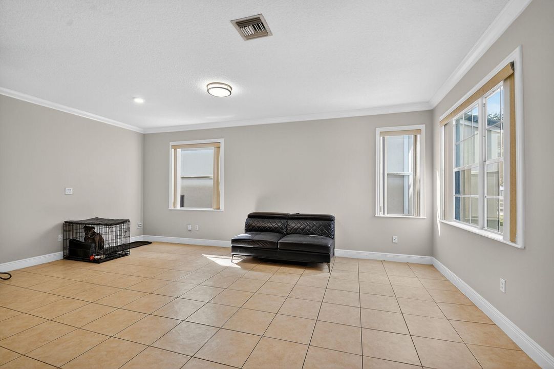 For Sale: $570,000 (4 beds, 2 baths, 2565 Square Feet)