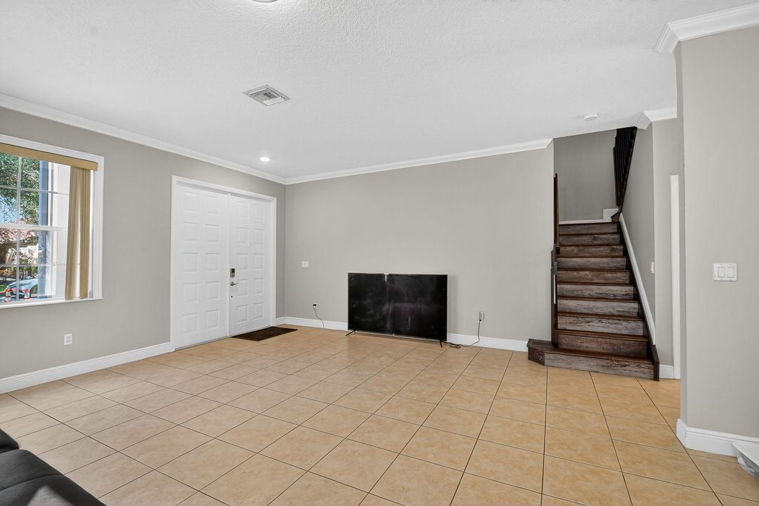 For Sale: $570,000 (4 beds, 2 baths, 2565 Square Feet)