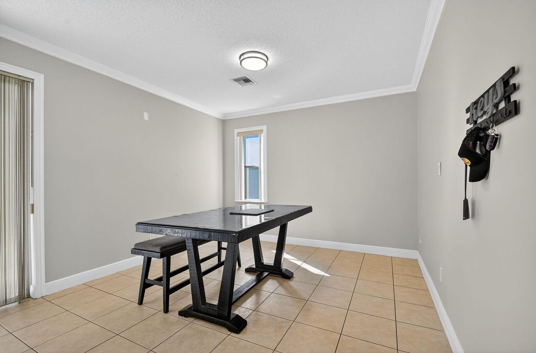 For Sale: $570,000 (4 beds, 2 baths, 2565 Square Feet)