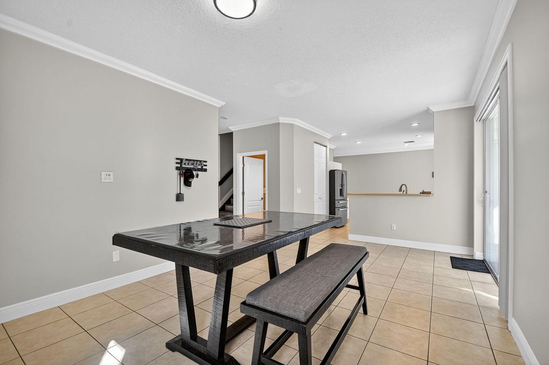 For Sale: $570,000 (4 beds, 2 baths, 2565 Square Feet)