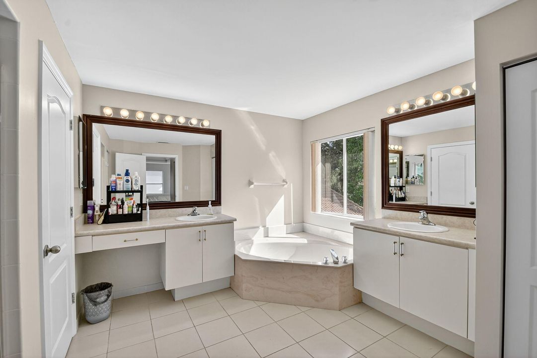 For Sale: $570,000 (4 beds, 2 baths, 2565 Square Feet)