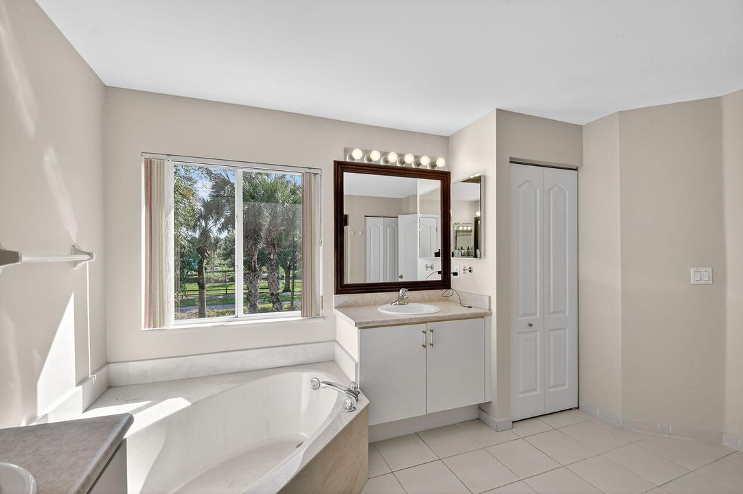 For Sale: $570,000 (4 beds, 2 baths, 2565 Square Feet)