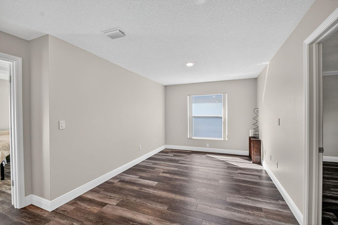 For Sale: $570,000 (4 beds, 2 baths, 2565 Square Feet)