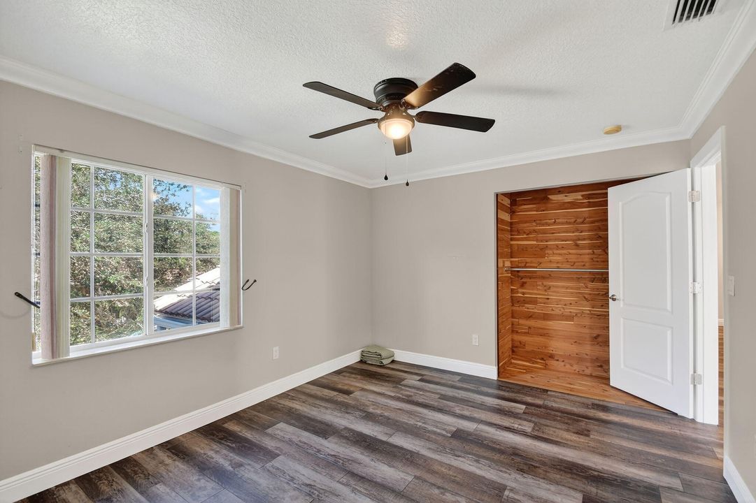 For Sale: $570,000 (4 beds, 2 baths, 2565 Square Feet)