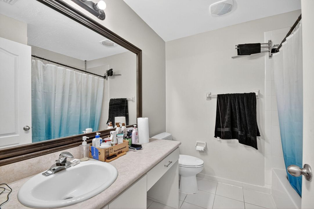 For Sale: $570,000 (4 beds, 2 baths, 2565 Square Feet)