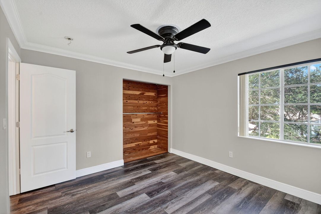 For Sale: $570,000 (4 beds, 2 baths, 2565 Square Feet)