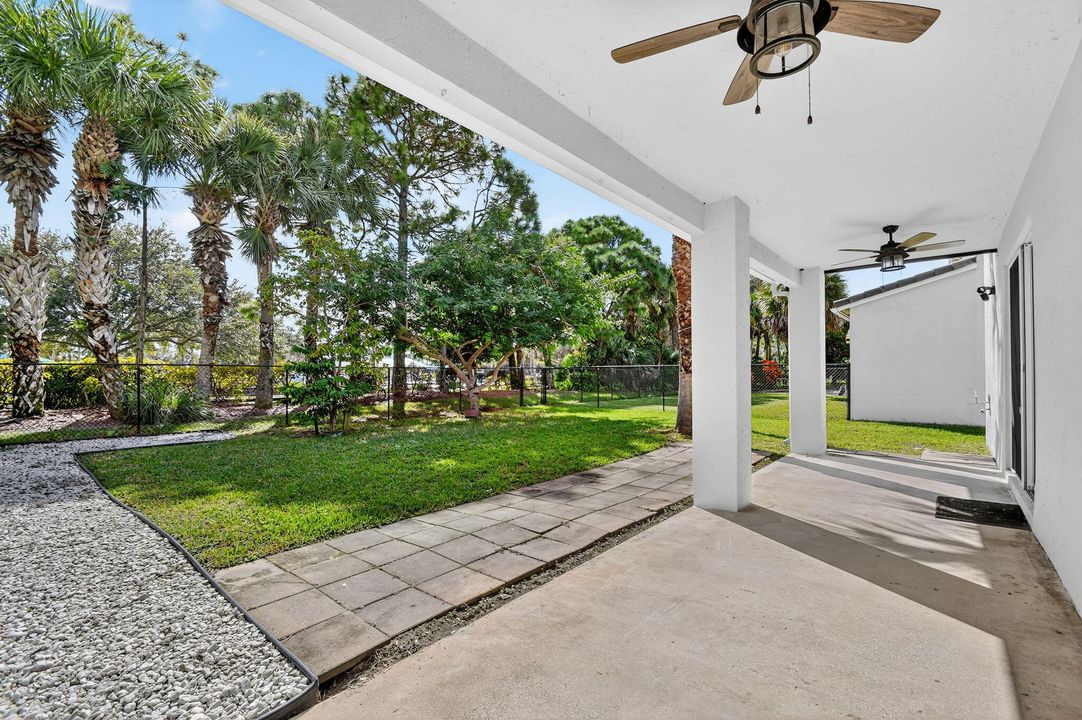 For Sale: $570,000 (4 beds, 2 baths, 2565 Square Feet)