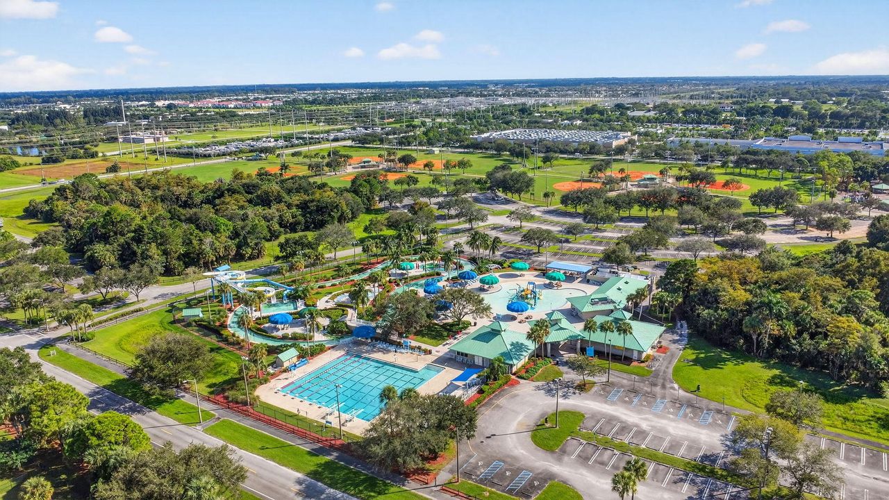 For Sale: $570,000 (4 beds, 2 baths, 2565 Square Feet)