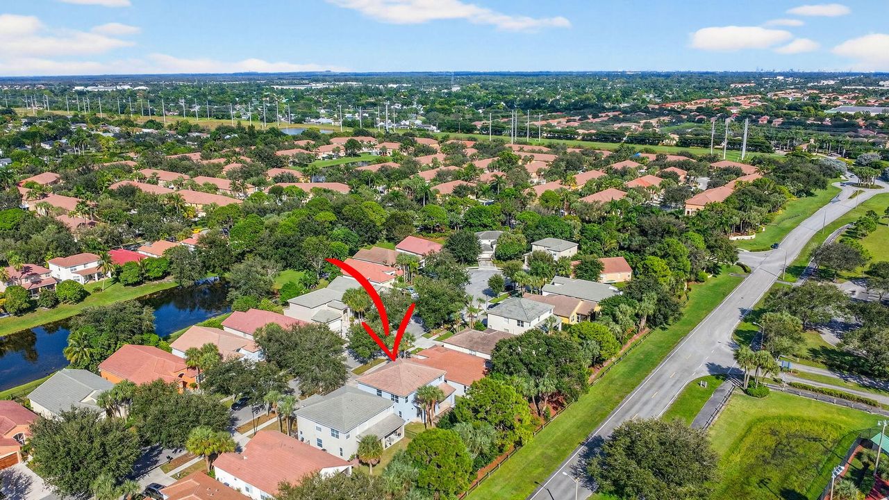 For Sale: $570,000 (4 beds, 2 baths, 2565 Square Feet)