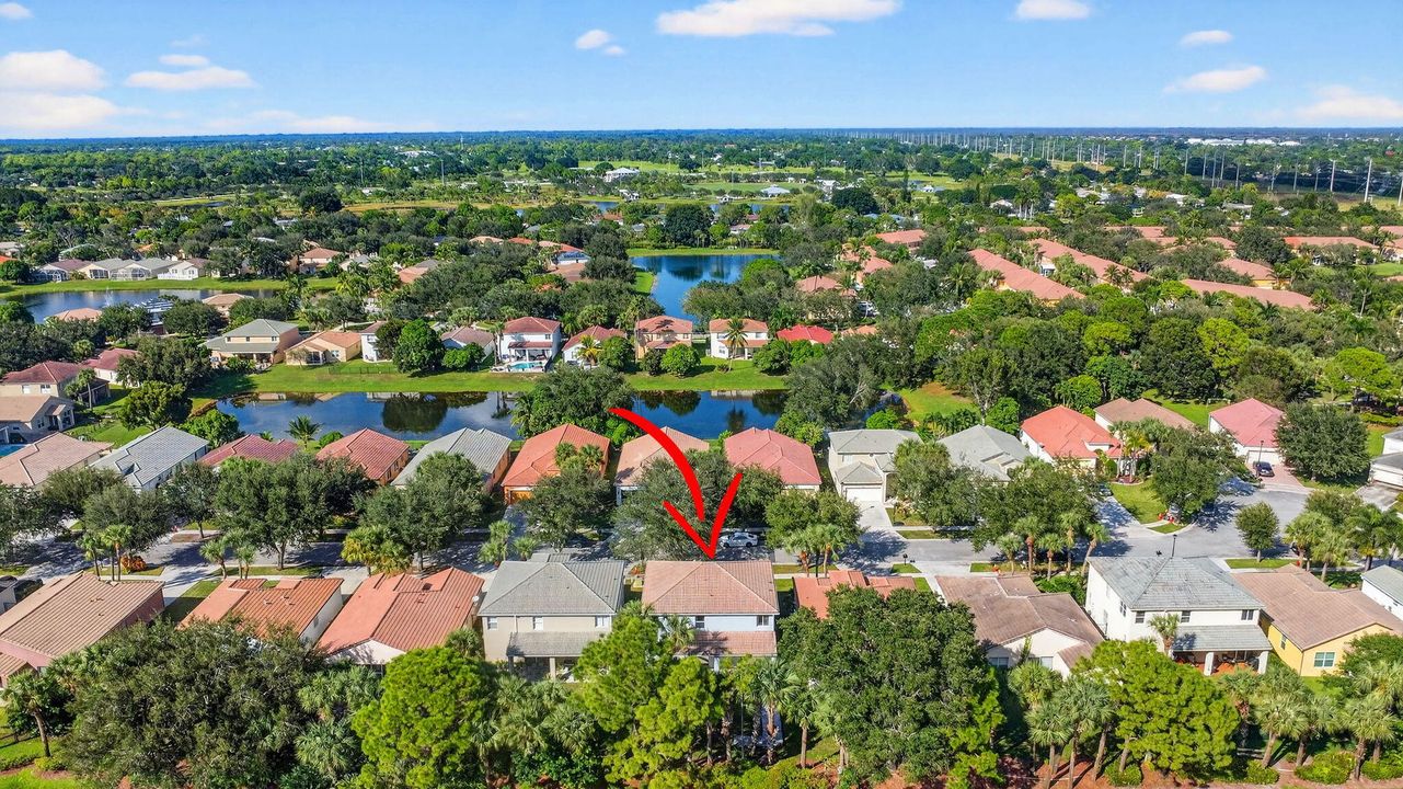 For Sale: $570,000 (4 beds, 2 baths, 2565 Square Feet)