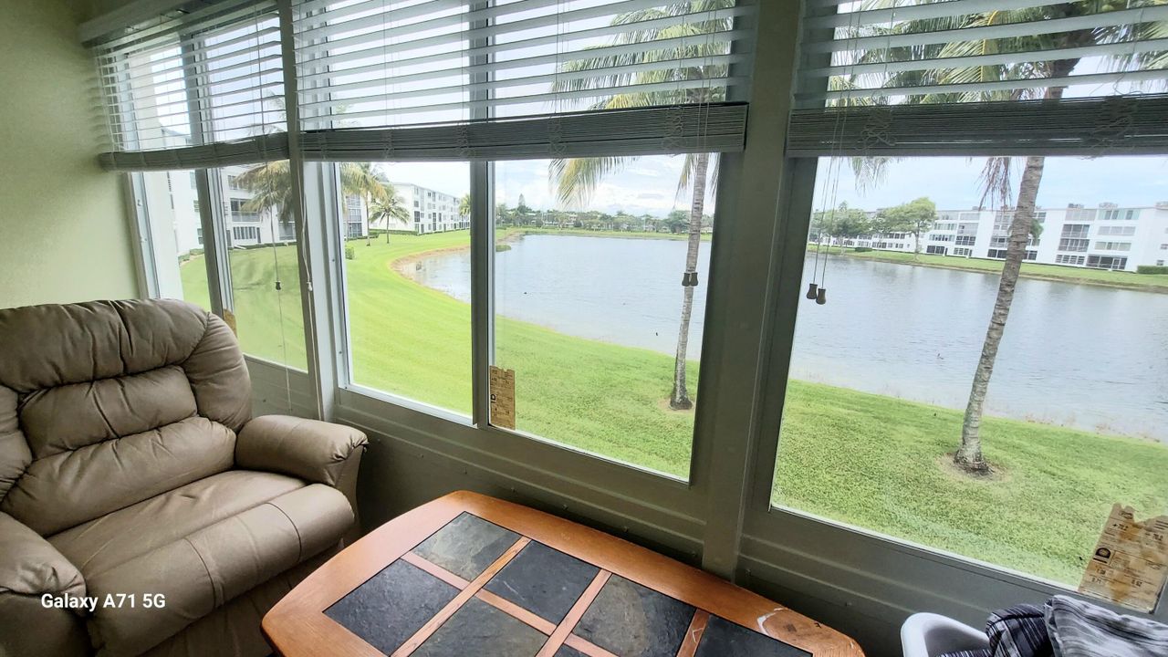 For Rent: $1,800 (2 beds, 2 baths, 916 Square Feet)