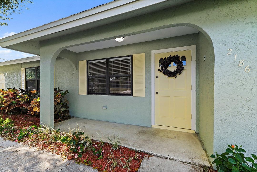 合同活跃: $329,500 (3 贝兹, 2 浴室, 1224 平方英尺)