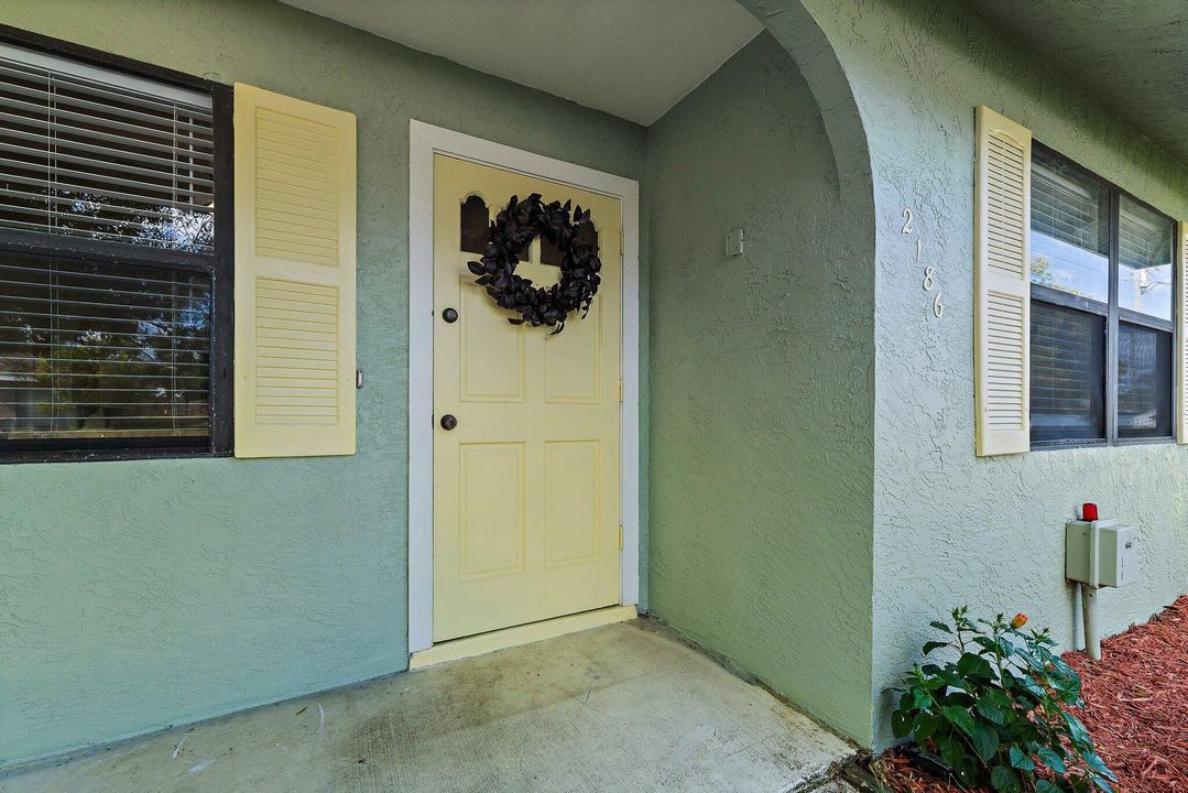 合同活跃: $329,500 (3 贝兹, 2 浴室, 1224 平方英尺)