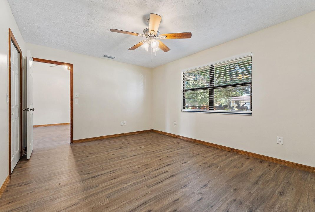 合同活跃: $329,500 (3 贝兹, 2 浴室, 1224 平方英尺)