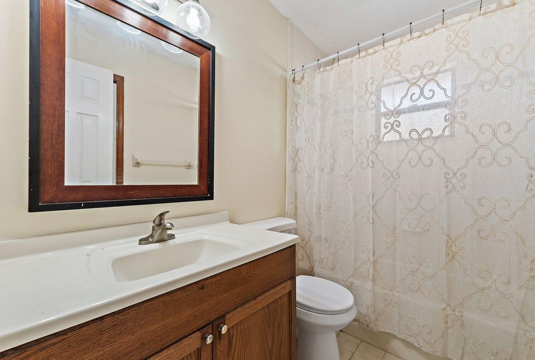 合同活跃: $329,500 (3 贝兹, 2 浴室, 1224 平方英尺)