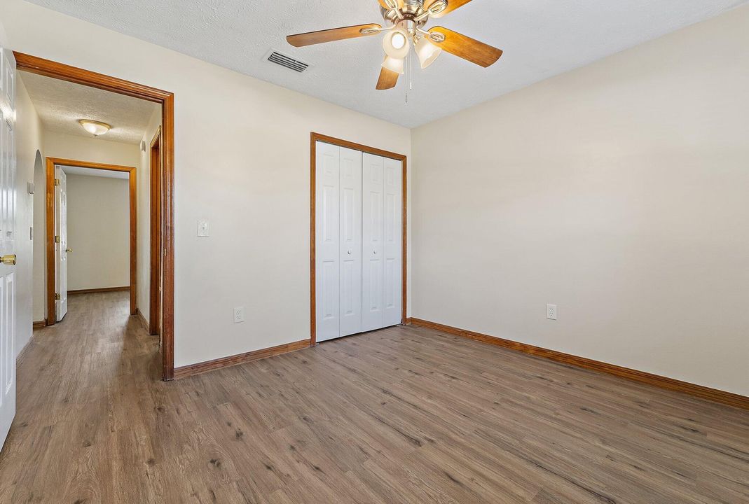 合同活跃: $329,500 (3 贝兹, 2 浴室, 1224 平方英尺)